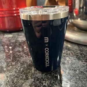 Corkcicle x Travis Matthew’s Navy Tumbler with Clear Lid